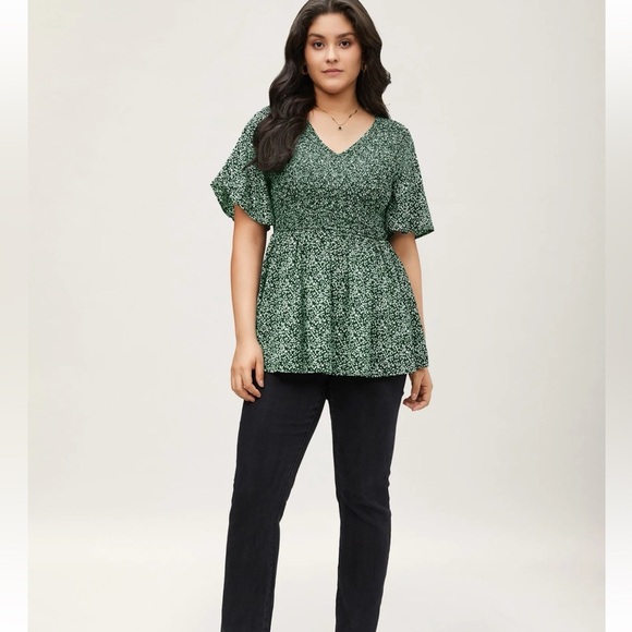 BloomChic Plus Size  3XL Ditsy Floral Shirred Ruffle Sleeve Elastic Waist Blouse - Picture 4 of 5